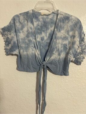 Ocean Drive Crop Top Women's Size Small Blue Crochet Trim Tie Front tie dye #101